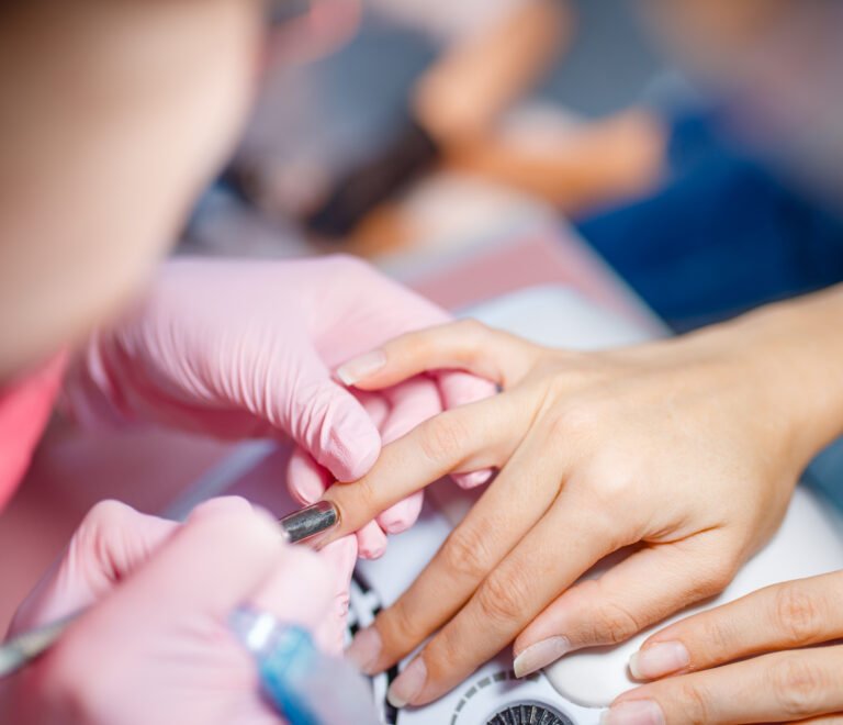 Manikür ve Pedikür